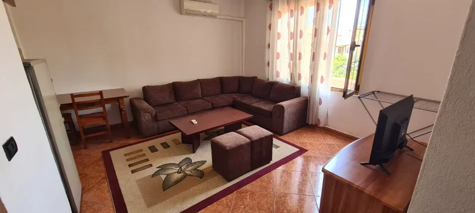 Tirane, jepet me qera apartament 2+1 Kati 2, 80 m² 500 € (vila gold)