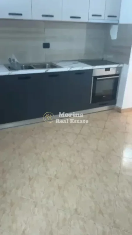 Tirane, jepet me qera apartament 2+1 Kati 2, 130 m² 380 € (Yzberisht)