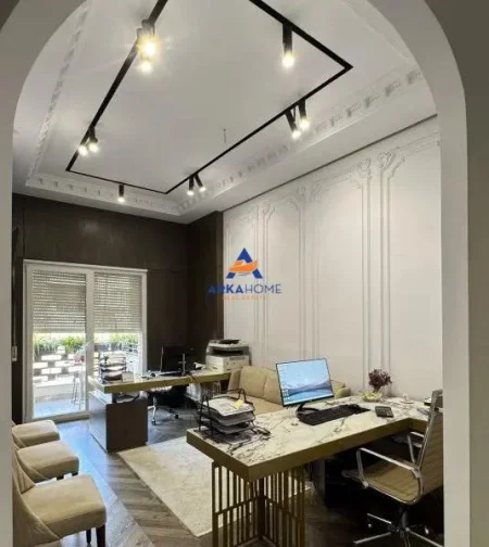 Tirane, jepet me qera ambjent biznesi Kati 7, 55 m² 650 € 