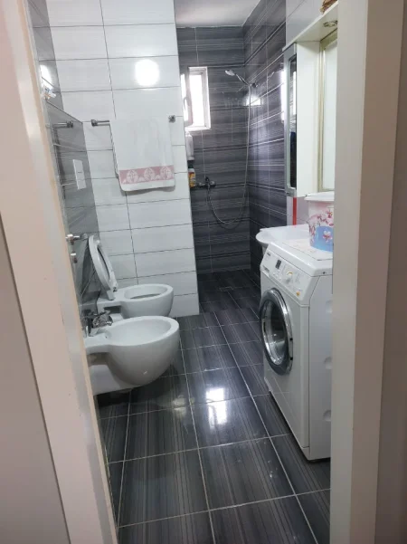 Shqiperi, shitet apartament 2+1 Kati 4, 74 m² 125.000 € (ALLIAS)