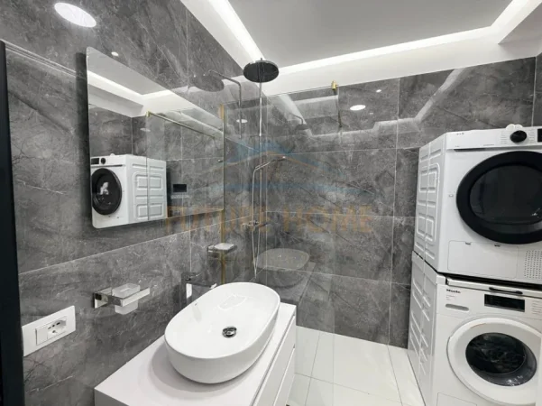 Tirane, shitet apartament 3+1+Ballkon Kati 4, 141 m² 136.999 € (Kompleksi E88)