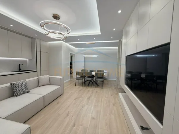 Tirane, shitet apartament 3+1+Ballkon Kati 4, 141 m² 136.999 € (Kompleksi E88)