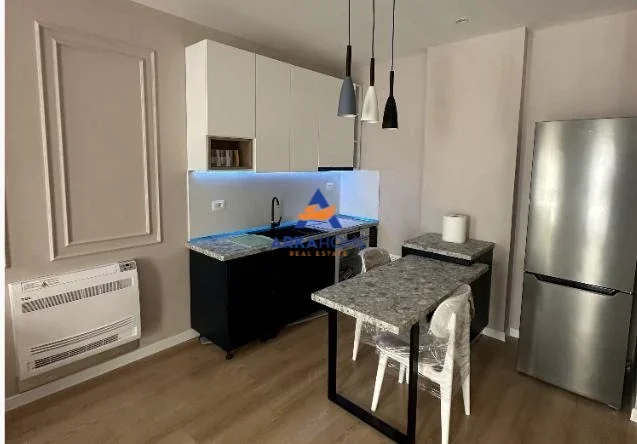 Tirane, jepet me qera apartament 1+1+Ballkon Kati 4, 70 m² 452 € 