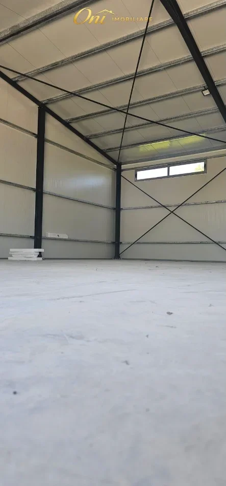 Tirane, jepet me qera magazine Kati 0, 210 m² 900 € (PRANE UNIVERS CITY)