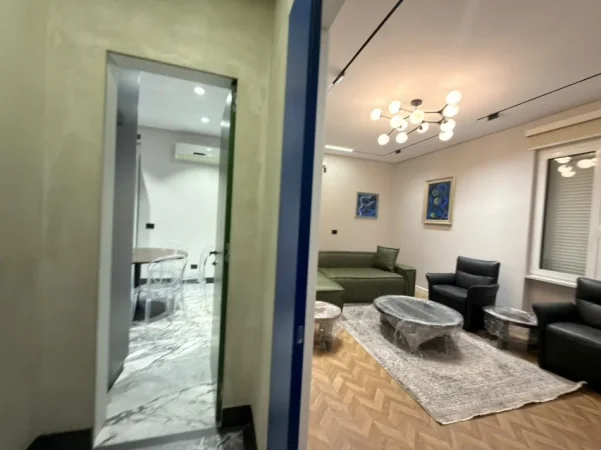 Tirane, jepet me qera apartament 1+1 Kati 4, 71 m² 800 € (Shallvare)
