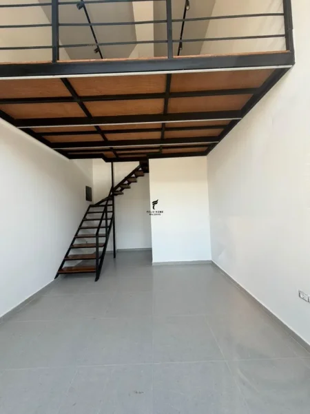 Tirane, jepet me qera dyqan Kati 0, 32 m² 450 € (KOMUNA E PARISIT)