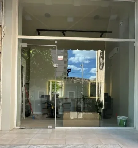 Tirane, shitet dyqan Kati 0, 24 m² 150.000 € (RRUGA E BARRIKADAVE)