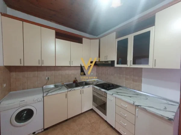 Tirane, shitet shtepi 2+1+Ballkon Kati 0, 158 m² 150.000 € (KAFJA E RREMES)