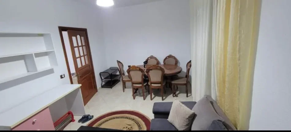 Tirane, jepet me qera apartament 3+1 Kati 2, 120 m² 450 € (RRUGA E DIBRES)