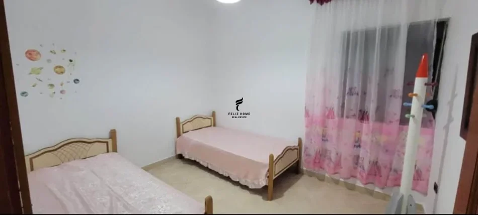 Tirane, jepet me qera apartament 3+1 Kati 2, 120 m² 450 € (RRUGA E DIBRES)