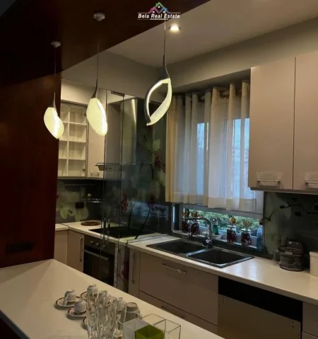 Tirane, shes apartament 2+1 Kati 3, 140 m² 650.000 € (sami frasheri)