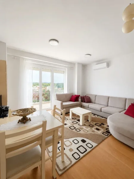 Tirane, jepet me qera apartament 2+1 Kati 2, 100 m² 600 € (Kompleksi Ana ne Qytet Studenti)