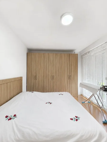 Tirane, jepet me qera apartament 2+1 Kati 2, 100 m² 600 € (Kompleksi Ana ne Qytet Studenti)