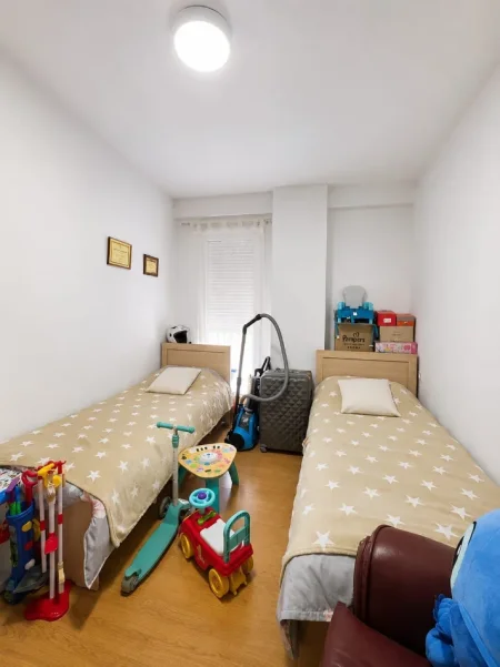 Tirane, jepet me qera apartament 2+1 Kati 2, 100 m² 600 € (Kompleksi Ana ne Qytet Studenti)