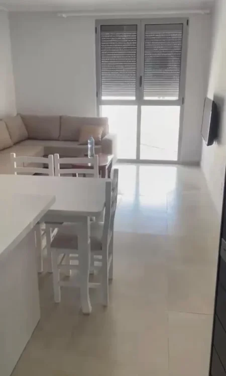 Tirane, jepet me qera apartament 2+1 Kati 2, 81 m² 450 € (Rruga 5 Maji)