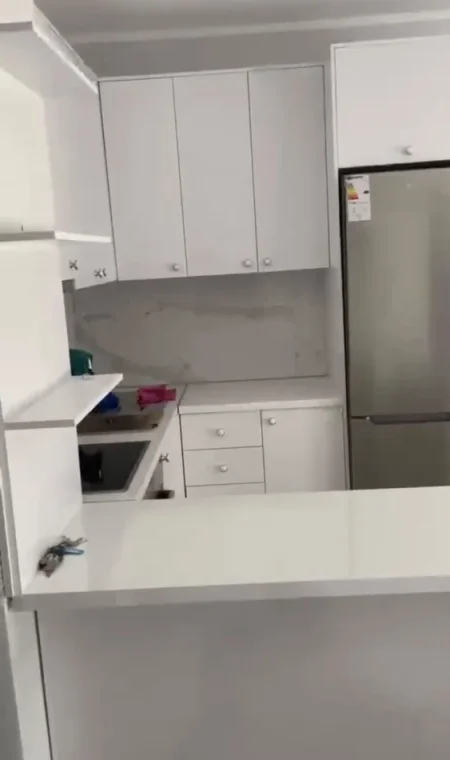 Tirane, jepet me qera apartament 2+1 Kati 2, 81 m² 450 € (Rruga 5 Maji)