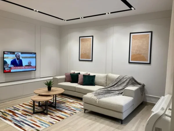 Tirane, jepet me qera apartament 1+1 Kati 2, 74 m² 800 € 