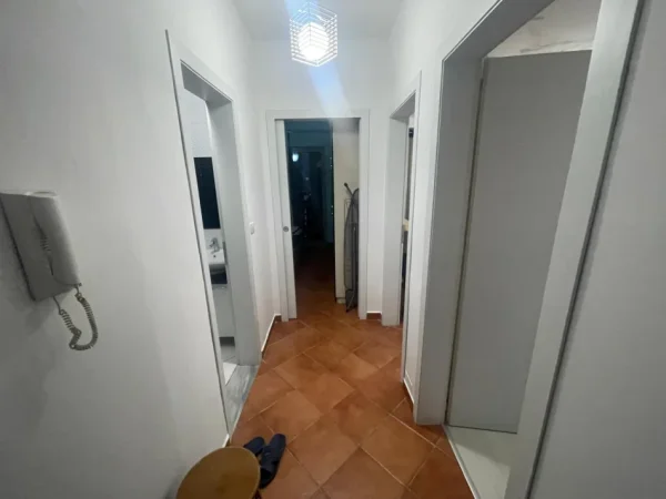 Tirane, jepet me qera apartament 2+1 Kati 9, 72 m² 450 € 