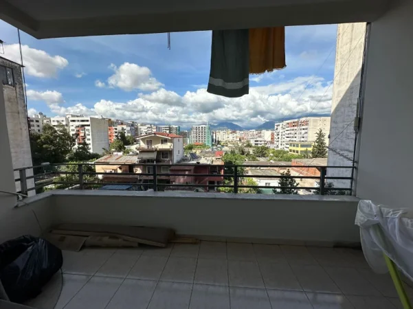 Tirane, jepet me qera apartament 1+1 Kati 4, 70 m² 390 €