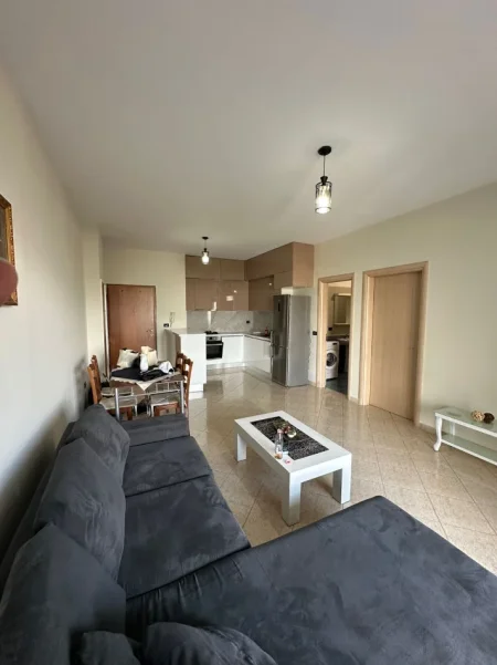 Tirane, jepet me qera apartament 1+1 Kati 4, 70 m² 390 €