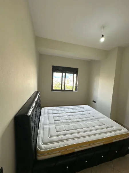 Tirane, jepet me qera apartament 1+1 Kati 4, 70 m² 390 €