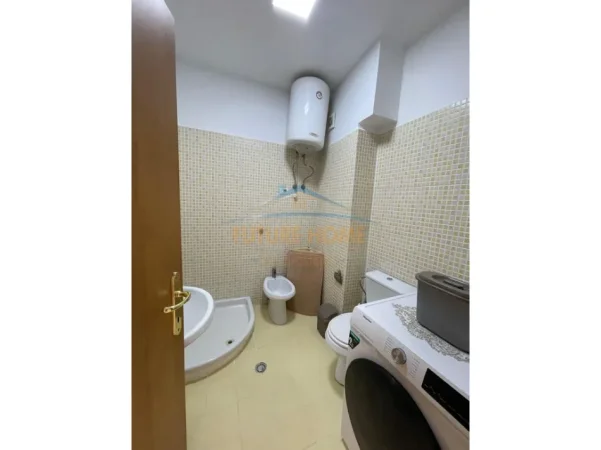 Tirane, shitet apartament 3+1+Ballkon Kati 2, 148 m² 310.000 € (Komuna Parisit)