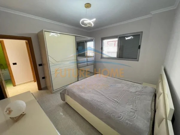 Tirane, shitet apartament 3+1+Ballkon Kati 2, 148 m² 310.000 € (Komuna Parisit)