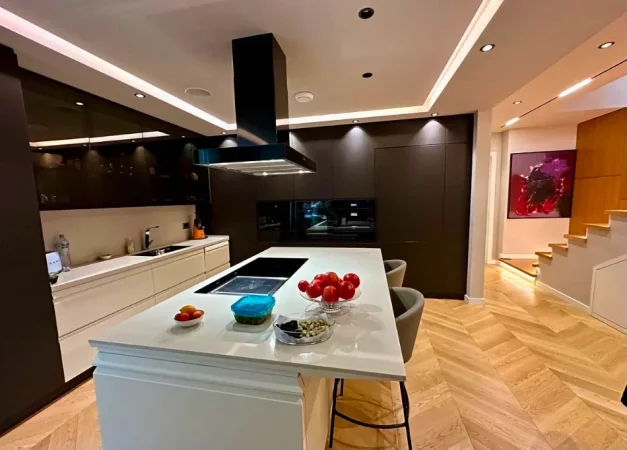 Tirane, shitet Vile Vile 3 Katshe , 270 m² 1.000.000 € (Mandarin Residence)