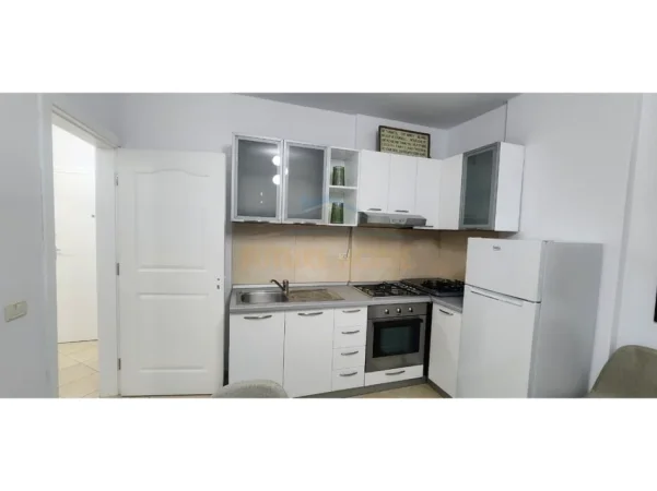 shitet apartament 1+1+Ballkon Kati 4, 62 m²