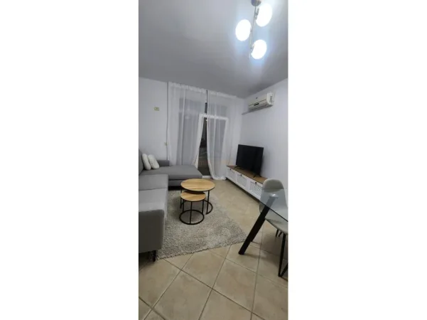 shitet apartament 1+1+Ballkon Kati 4, 62 m²