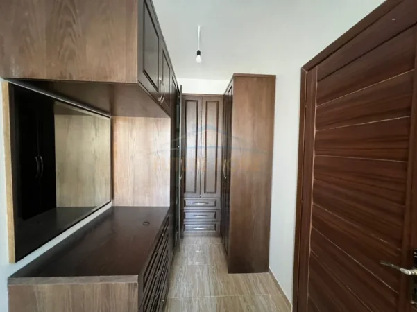 Tirane, jepet me qera apartament 2+1 Kati 5, 115 m² 500 € 