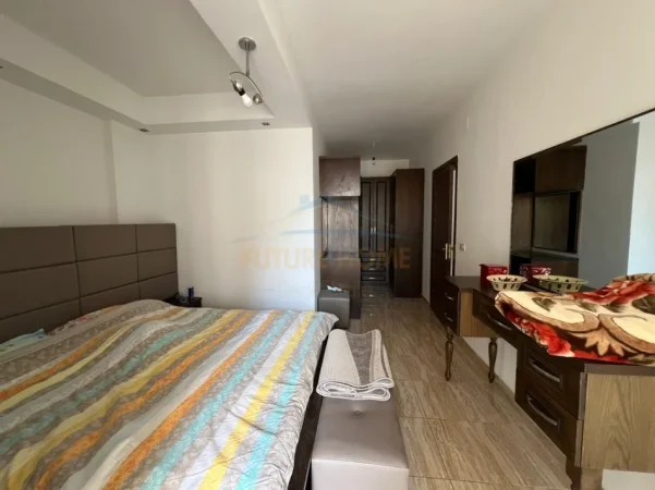 Tirane, jepet me qera apartament 2+1 Kati 5, 115 m² 500 € 