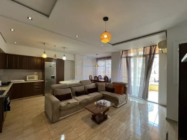 Tirane, jepet me qera apartament 2+1 Kati 5, 115 m² 500 € 