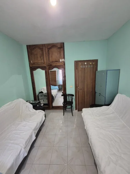 Tirane, jepet me qera apartament 2+1 Kati 2, 550 € 