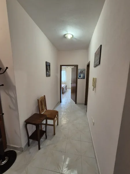 Tirane, jepet me qera apartament 2+1 Kati 2, 550 € 
