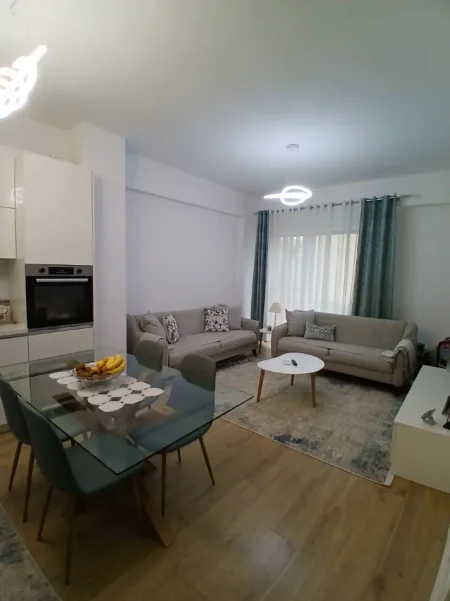 Tirane, jepet me qera apartament 2+1+Ballkon Kati 5, 92 m² 650 € (Rruga Siri Kodra)