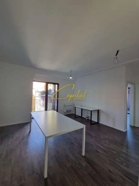 Tirane, jepet me qera zyre Kati 2, 103 m² 1.070 € (REZIDENCA GARDEN BUILDING)
