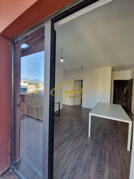 Tirane, jepet me qera zyre Kati 2, 103 m² 1.070 € (REZIDENCA GARDEN BUILDING)
