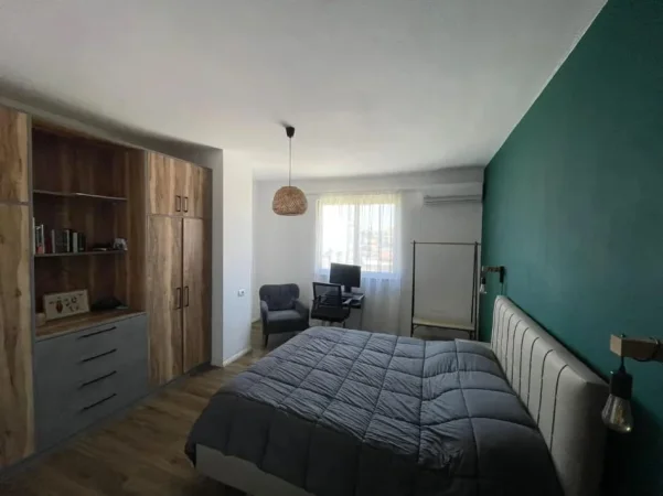 Tirane, jepet me qera 1+1 Kati 4, 65 m² 650 € 