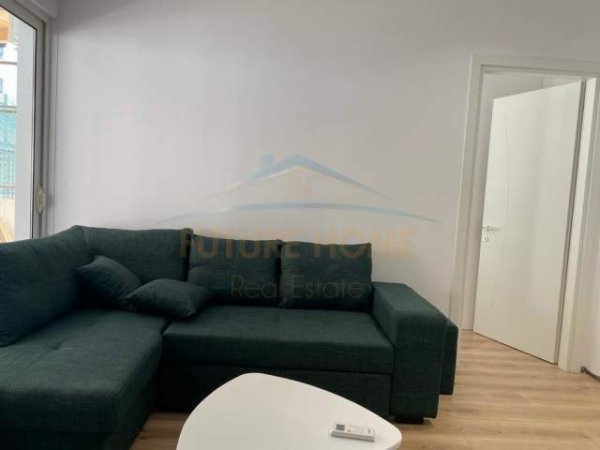 Tirane, shitet apartament 1+1+A Kati 1, 163 m² 200.000 Euro (Mbikalimi i Komunes se Parisit)