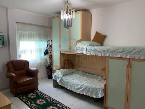 Durres, shitet apartament 4+1 Kati 7, 165.000 Euro (Tregu Vogel, Durres)