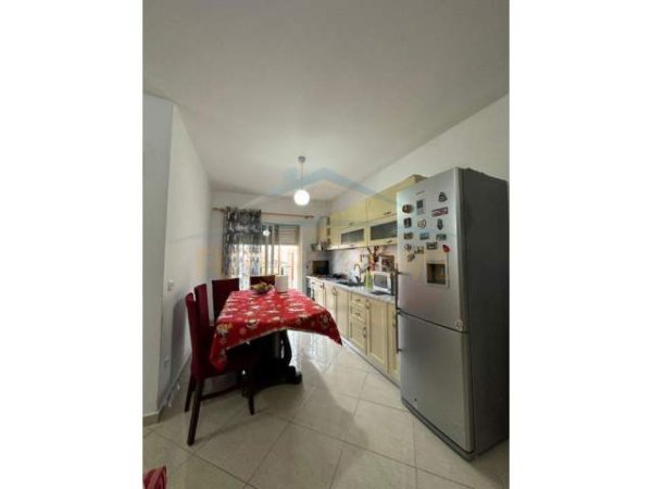 Durres, shitet apartament 3+1 Kati 5, 125 m² 165.000 Euro (Markata, Durres)