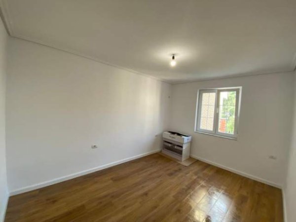 Tirane, shitet apartament 2+1+BLK Kati 4, 100 m² 152.000 Euro (Kryqezimi i Inxhinierise se Ndertimit)