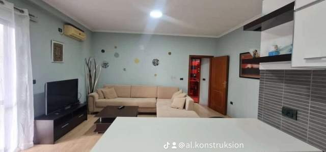 Tirane, jepet me qera apartament 1+1 Kati 4, 600 Euro (Stadiumi dinamo)