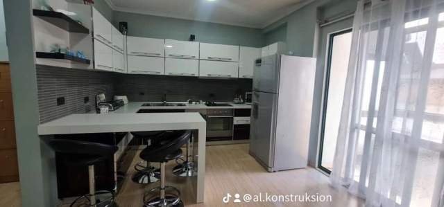 Tirane, jepet me qera apartament 1+1 Kati 4, 600 Euro (Stadiumi dinamo)