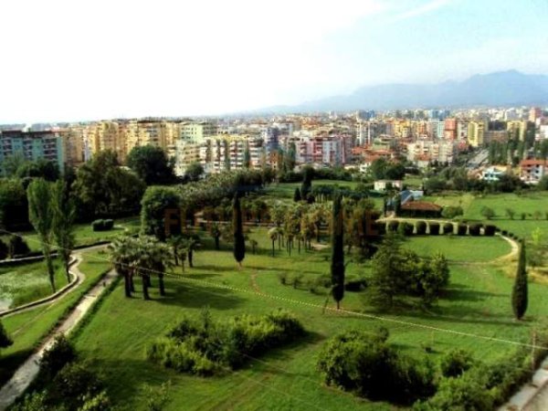 Tirane, shitet apartament Kati 0, 127 m² 178.000 Euro (Kopshti Botanik)