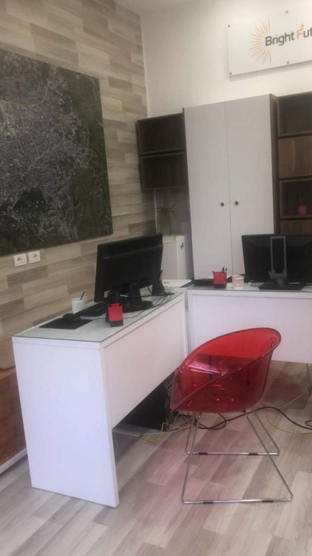 Tirane, jepet me qera zyre Kati 2, 22 m² 30.000 Leke