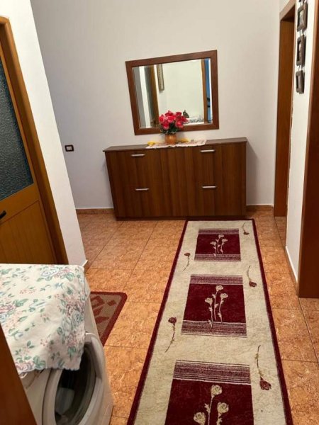 Tirane, jepet me qera apartament 2+1 Kati 6, 100 m² 500 Euro (Ish-Parku Autobuzave)