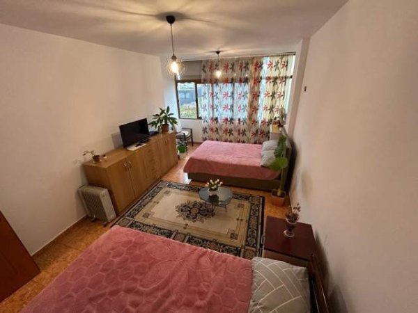 Tirane, jepet me qera apartament 2+1 Kati 6, 100 m² 500 Euro (Ish-Parku Autobuzave)