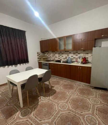 Tirane, jepet me qera apartament 4+1+BLK Kati 1, 160 m² 40.000 Leke (teodor keko)